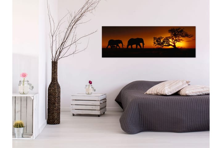 Taulu Elephant Family (Orange) 120x40 - Artgeist sp. z o. o. - Canvas-taulu - Seinäkoristeet